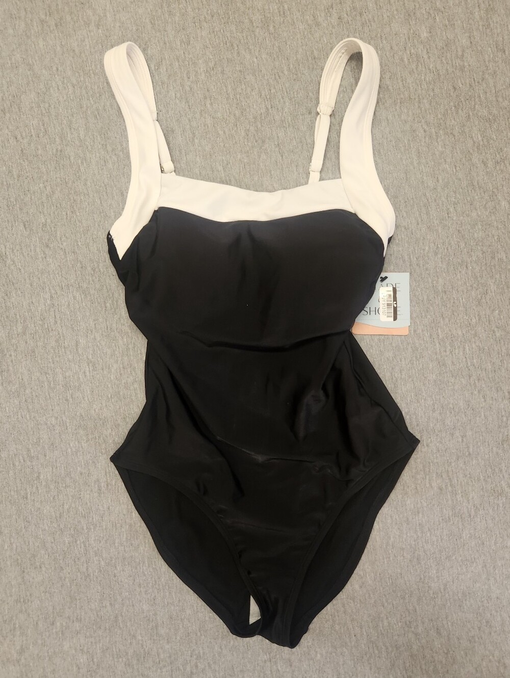 Shade & Shore Women’s Binding Scoop‑Neck One‑Piece Swimsuit – Black/Cream (S)